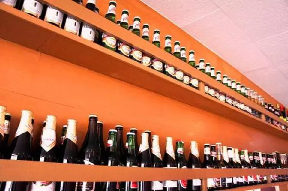 We offer course meals with all-you-can-drink starting from 3,000 yen. Banquets and groups are welcome. We also accept reservations, so please call us.