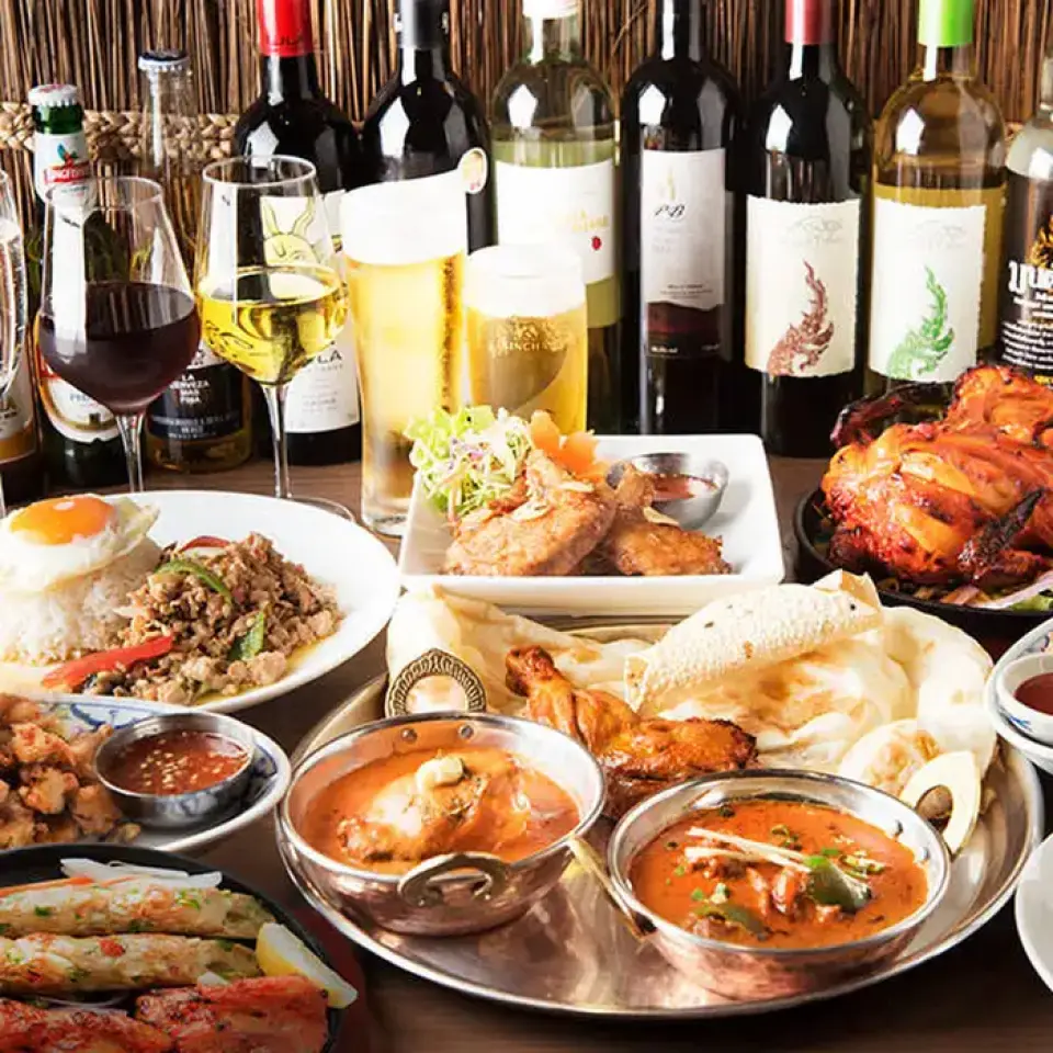 For large parties, we highly recommend the all-you-can-drink + specialty dishes plan. All courses are served one plate per person, so no sharing is required.