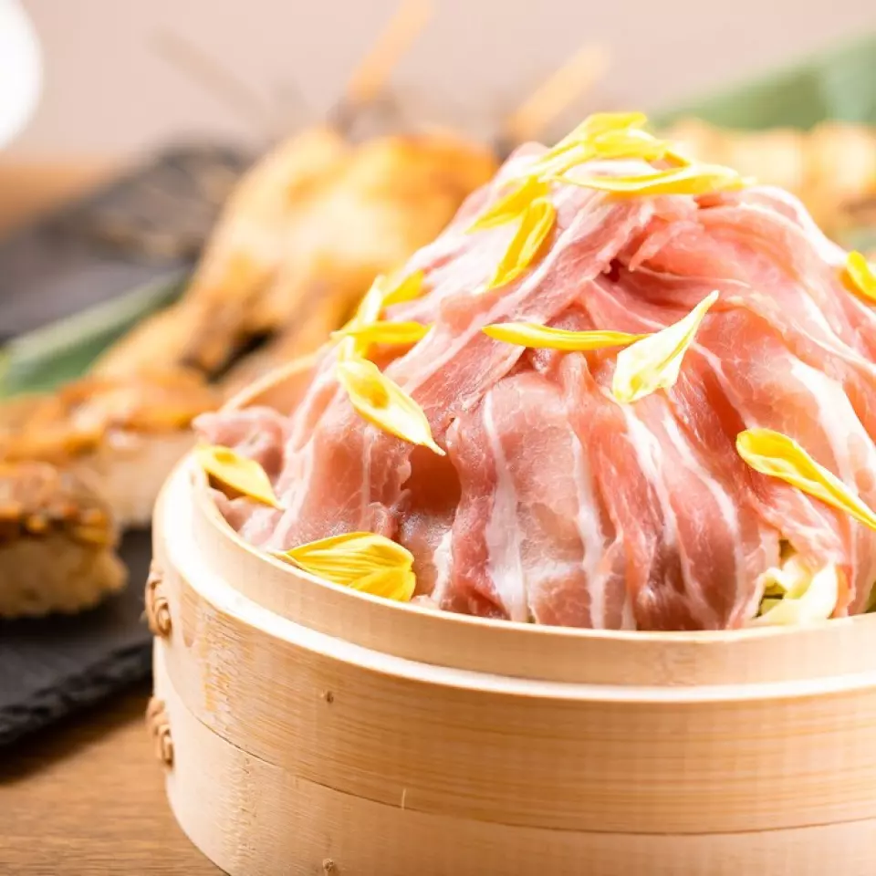 我們正在採取措施預防傳染病，以便我們的顧客可以安心地享用食物和飲料。由於是新店，店內乾淨整潔，包廂也很乾淨♪座位種類豐富，如有需要請諮詢我們◎