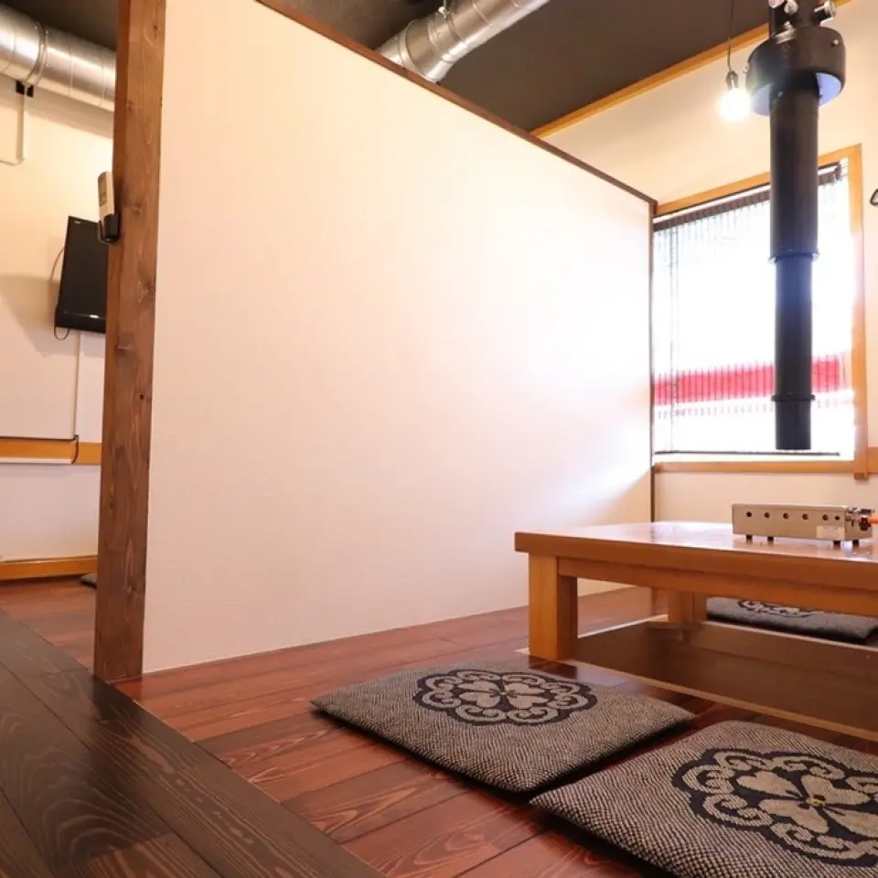 You can enjoy yakiniku with your loved ones in a private room without worrying about others around you. We also have a banquet hall, so we can accommodate parties of up to 25 people.