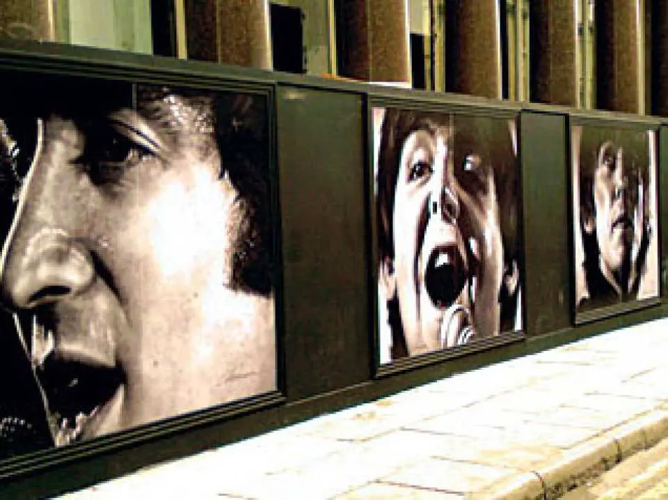 加入披頭四的神奇神秘之旅，重溫披頭四狂熱的標誌性時代