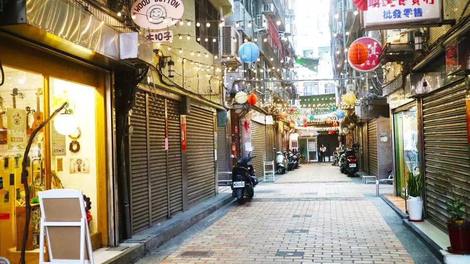 繁華至沒落的委託行街區，仍保留過去的樣貌並發展地方創生。
