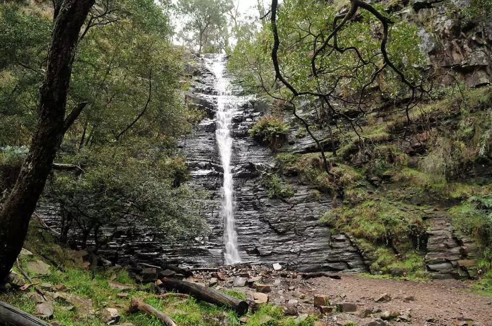 Admire the superb view of Silver Bend Falls, where the refreshing water flows