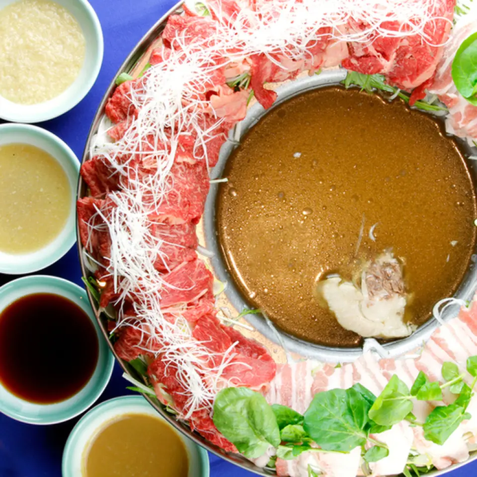 Một đặc sản mới được Karen giới thiệu! Nồi hợp tác thịt bò thương hiệu Kumamoto [Akaushi] x thịt lợn thương hiệu [Hinomotobuta]