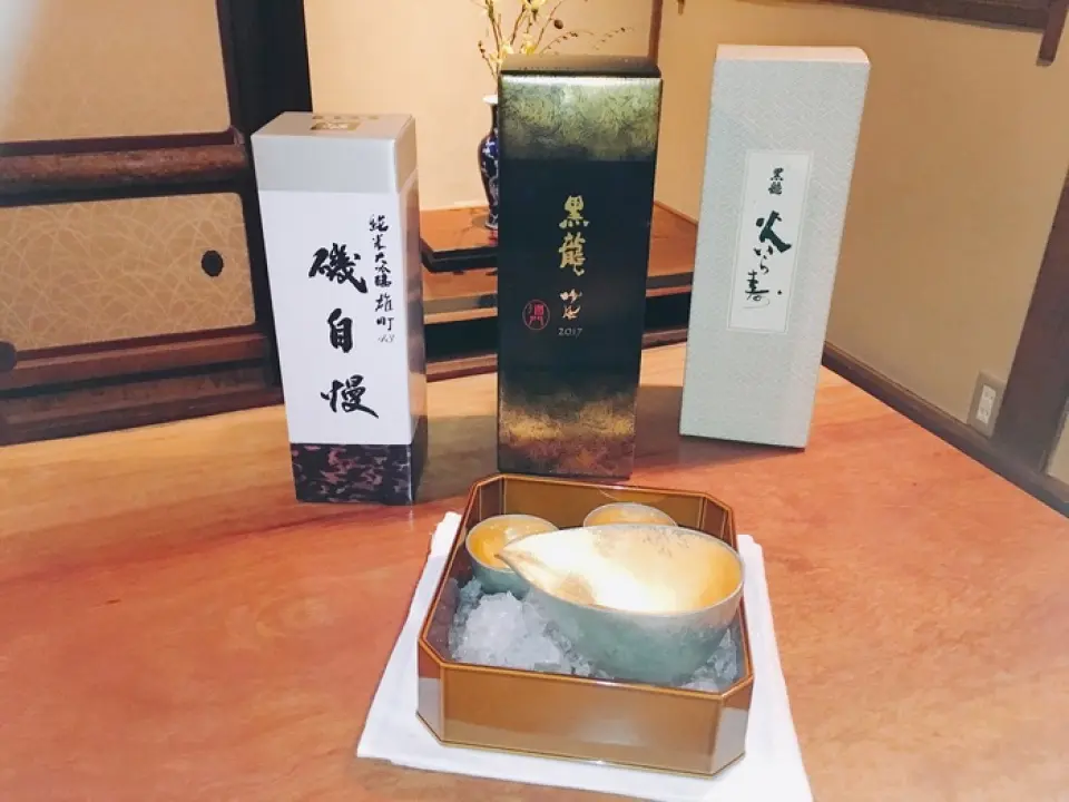 Our stock changes depending on the season and day, such as "hiyaoroshi" and "akiagari" in autumn and "shinshu" in winter. We offer sake that matches the season and the food, as well as limited edition sake that can only be enjoyed during that time, so that everyone can enjoy it.