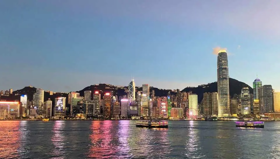 ・景點推薦：維多利亞港