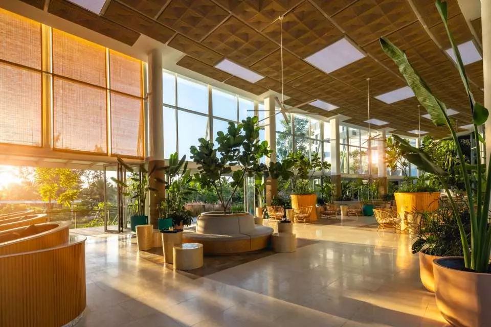 Meliá Danang Beach Resort เป็นรีสอร์ทริมชายหาดสุดหรูหราที่ตั้งอยู่บนชายหาด Non Nuoc ที่สวยงามในเมืองดานัง