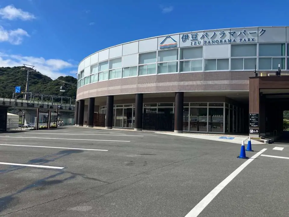 集合　伊豆パノラマパーク第2駐車場（大型バス駐車スペース）