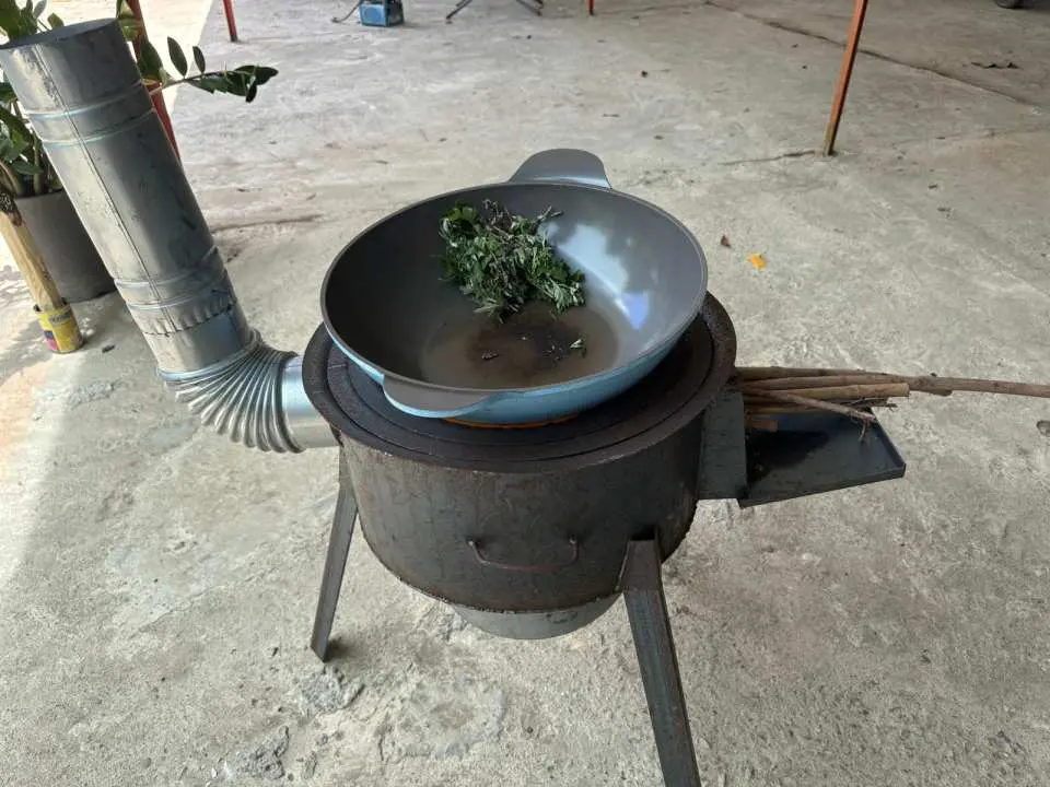 「樂滿園」環保農莊製作養生涼茶