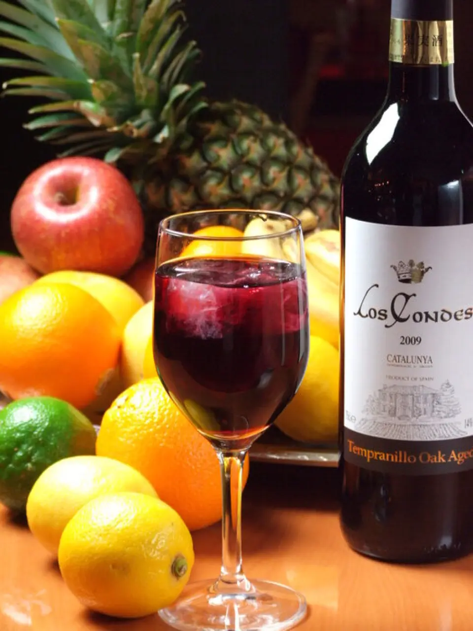Sangria is a classic Spanish drink made by steeping fruits and spices in wine. At Gratella, we steep several kinds of fruits and spices for two whole days to create our signature drink! We have a large number of repeat customers, especially women! If you're unsure what to drink, we highly recommend giving this drink a try.