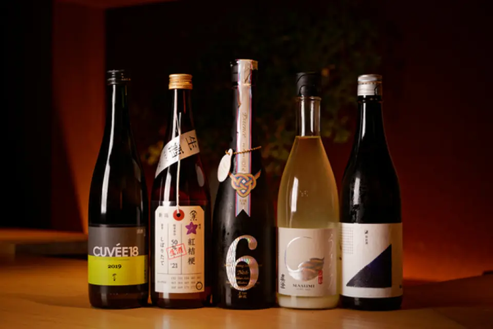 We offer a wide selection of carefully selected drinks to make your skewers even more delicious. We also have a wide selection of wines and sake. As with the meat, we purchase our produce at competitive prices from the market through our own channels, so you can enjoy better quality food at more reasonable prices. Enjoy your time in a relaxing atmosphere with glasses and sake cups carefully selected by the owner.