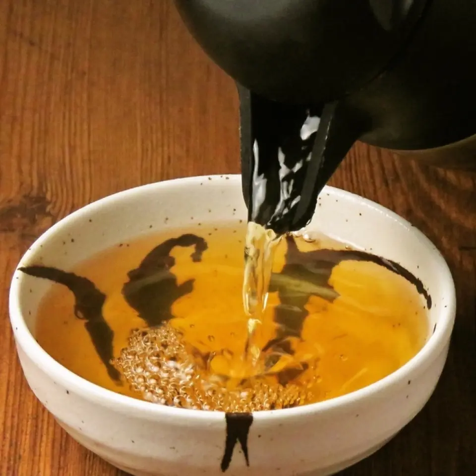 [Dashi Broth] This dipping sauce is based on bonito broth and is carefully balanced with umami, sweetness, sourness, saltiness, and flavor. Enjoy it with its aroma and taste. You can also change the flavor midway through by adding a pickled plum to the dashi broth for a refreshing taste. [8 Rare Mushrooms] We have a total of 8 types of mushrooms sourced from various regions of Japan. We have a variety of mushrooms, including those that are visually stunning, have unique textures, flavors, aromas, and change color when added to the hot pot.