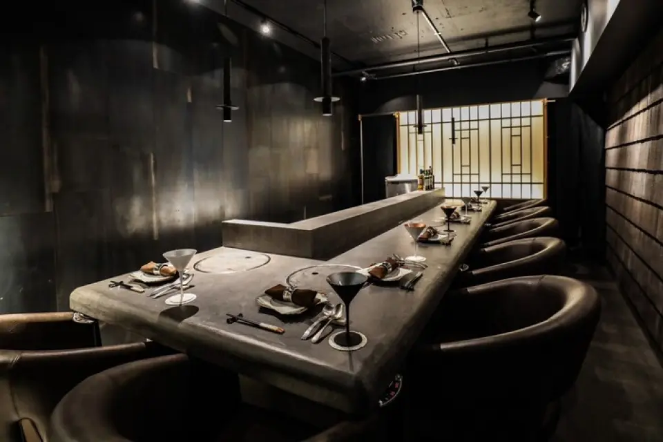 The chic interior, based on black, has a modern feel not found in other Korean restaurants. We aim to make your time at Norlada a wonderful one. A special atmosphere will complete your evening.