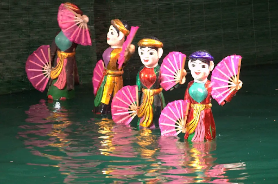 Thưởng thức show diễn