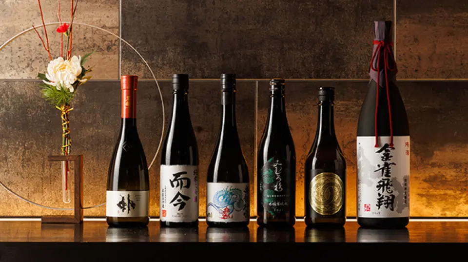 We offer a lineup of drinks carefully selected by our chef to complement your meal. We have around 15 types of sake, which is essential for Japanese cuisine, in stock at any given time. We constantly purchase seasonal brands, so you can enjoy new discoveries every time you visit. We also have Western alcoholic drinks such as wine and champagne, so please choose according to your mood and preferences.