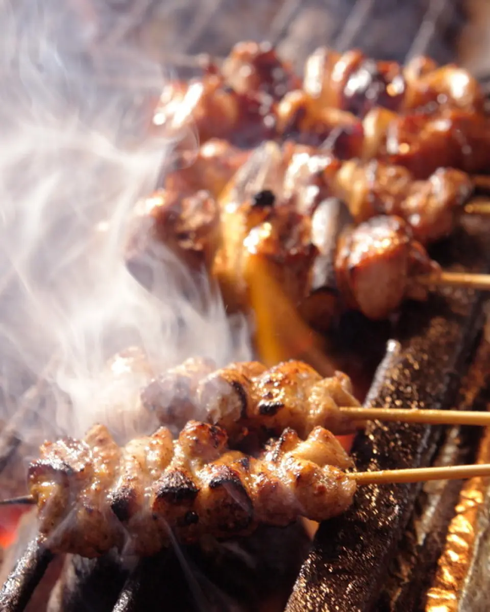 我们餐厅的前日本主厨烹饪菜肴充满信心！餐厅由热情友善的年轻员工经营，如果您在附近，欢迎光临。