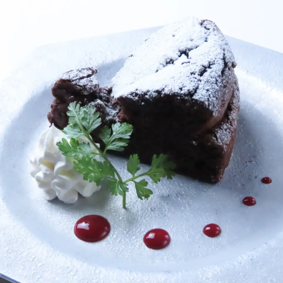 We have a dedicated pastry chef on staff, so we strive to ensure that our customers can enjoy everything from dessert to dessert. We will also be releasing a dessert menu for later hours, so please come and enjoy!