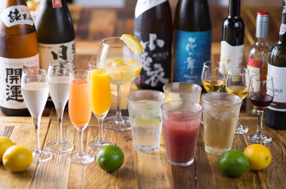 Our base is Mercato Mabuchi, which boasts the largest wine sales in Hamamatsu! As we are directly managed by a liquor store, we have a wide variety of wines, and we select the ones we really want you to try after tasting them in-house. We have a sommelier in the store, so please tell us your preferences! We can also suggest pairings with food! We also have a wide variety of popular original cocktails, lemon sours, beer, and sake so that even those who don't like wine can enjoy themselves.