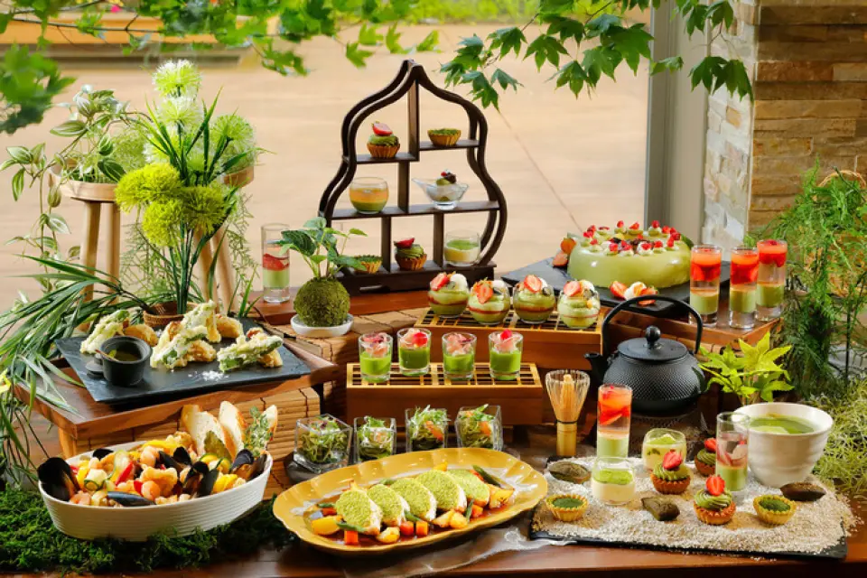 At lunchtime, we hold a lunch buffet with a different theme each month, such as menus from around the world or seasonal events. (It may be closed depending on the period.)