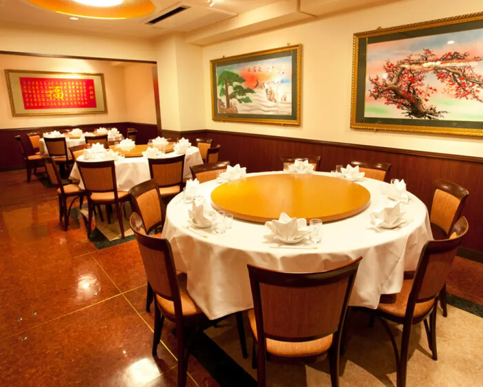 <Rooms that can be used for various occasions> Ideal for banquets, dinner parties, and business entertainment. Can be used for parties from 5 to 50 people. Private rooms are available for large banquets. Microphones can be rented. Enjoy a fun time with special people at Jingzhenlou.