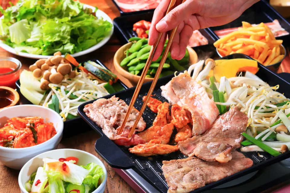 A beer garden is the perfect place for a summer party! With an all-you-can-eat and all-you-can-drink plan, you can enjoy plenty of meat that goes perfectly with beer! Perfect for families, friends, or business! Please come and visit us!