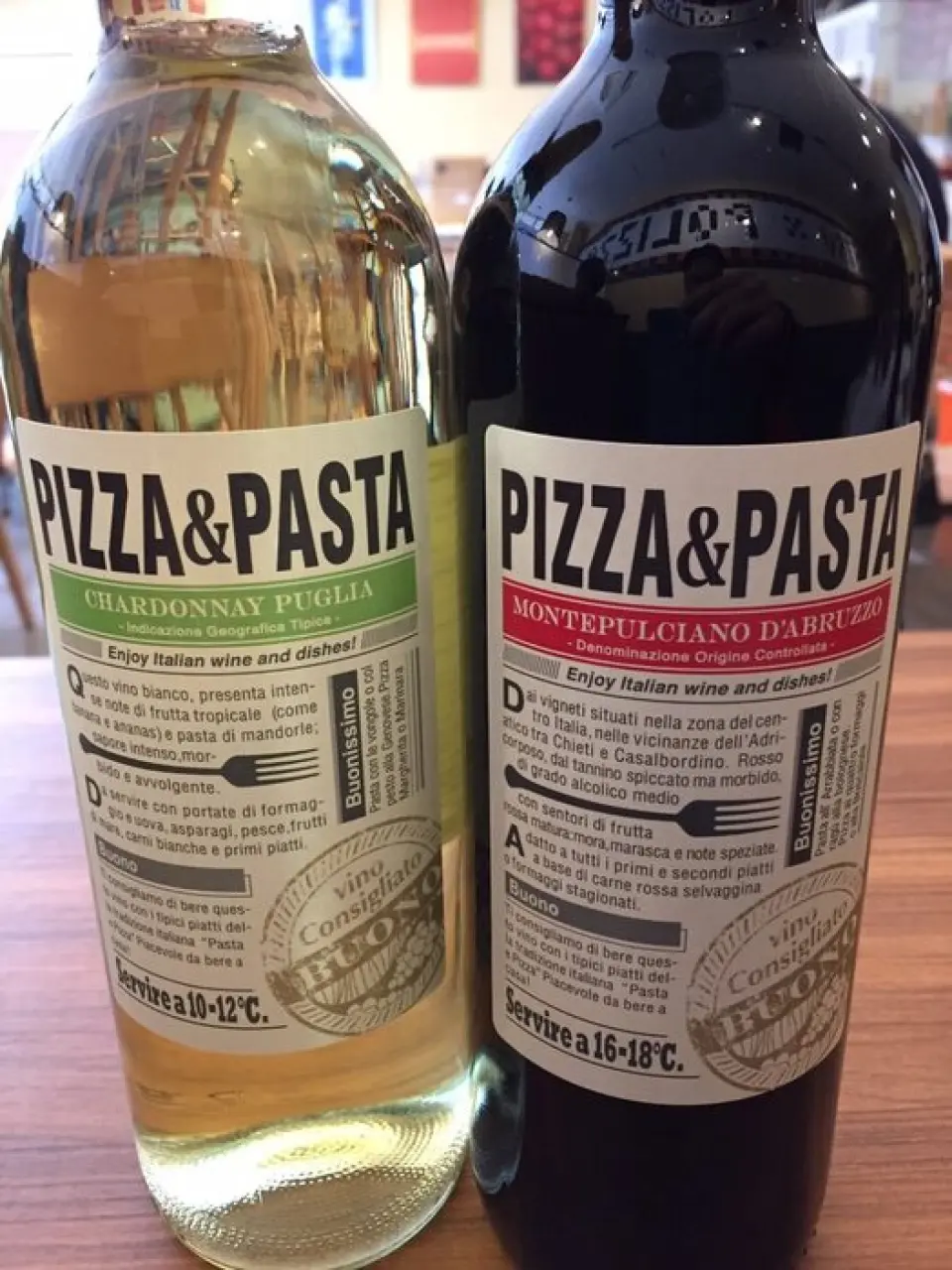 At Polizza, we have a selection of wines that go perfectly with our pizzas and pastas. We offer delicious wines from around the world, including not only Italy, but also Chile, Spain, France, Germany, and the United States! [Example pairings] Japanese-style and creamy pizzas and pastas with white wine [Example pairings] Tomato-based pizzas and pastas with red wine