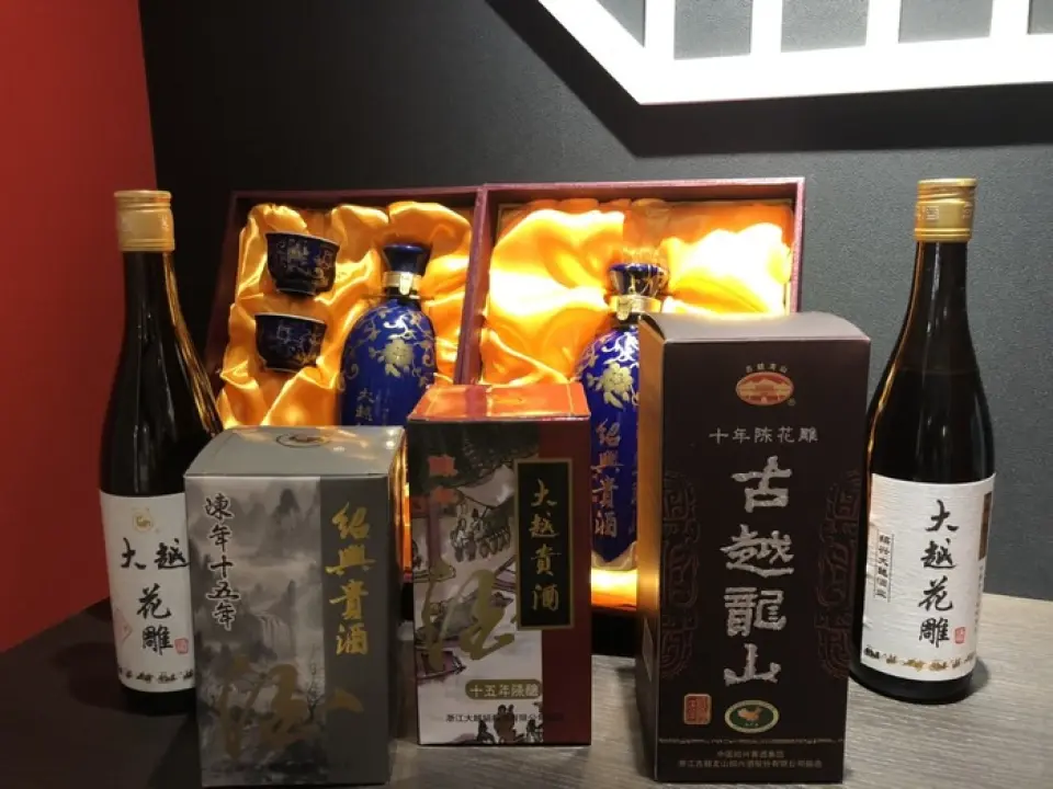 在本店，您可以品嚐到生啤酒、果酒、鳳梨酸等原創飲品。其中，有超過10種紹興酒，還有精品！如果您有任何要求，我們很樂意為您推薦適合您菜餚的菜餚，請隨時告訴我們◎