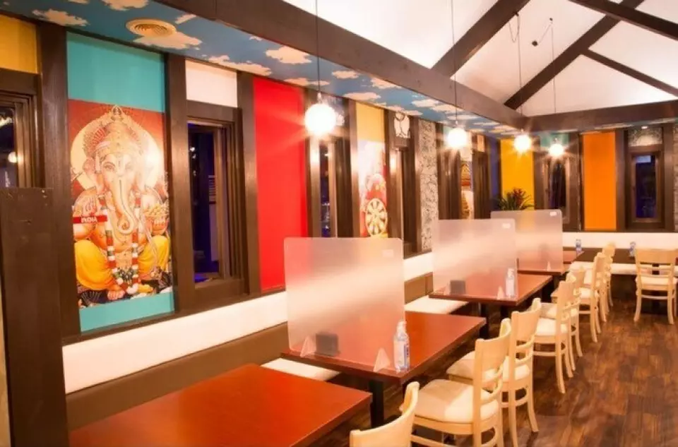The interior of the restaurant is full of exotic atmosphere reminiscent of India and Nepal. The homey atmosphere is perfect for both solo diners and families. The restaurant can be rented for private parties of 20 to 35 people, so it is also very welcome for large banquets! Projectors can also be rented out, making it perfect for welcoming and farewell parties and events. Birthday specials are also available, so please make use of it for celebrations and girls' nights.