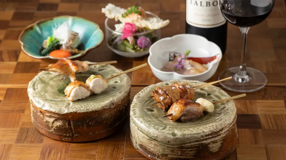 We believe that offering the "fun of choosing your own menu" is one of our services! Feel free to choose between a la carte or course meals to suit the occasion and your drink of choice!