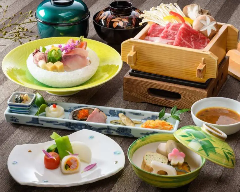 筱屋飯店晚餐（圖）
