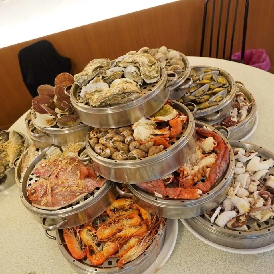 二月牌沙茶爐菜單必吃：海鮮塔、台南九母魚酥、澎湖飛魚卵墨魚漿