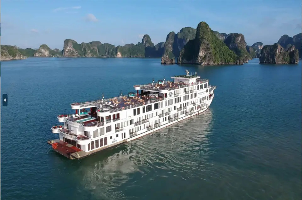 【下龍灣〉海上VILLA~國賓大使號 Ambassador Cruise〉夜宿海上VILLA】
