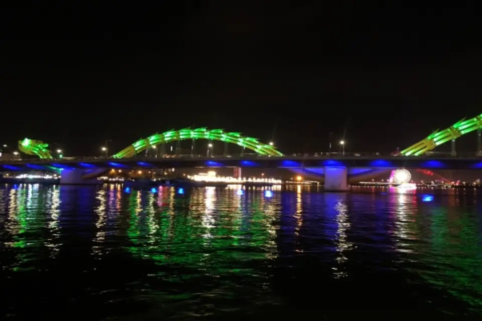 【桃園／峴港〉峴港〉車●車遊韓江〉照●峴港龍橋】