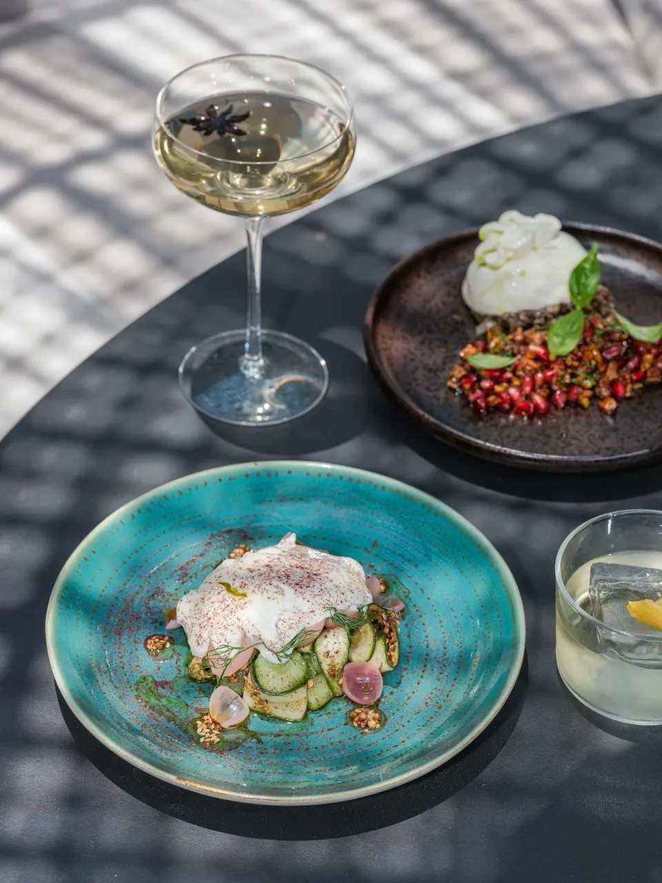 Don’t miss the chance to savor SKAI’s signature cocktails while enjoying Bali’s legendary sunsets