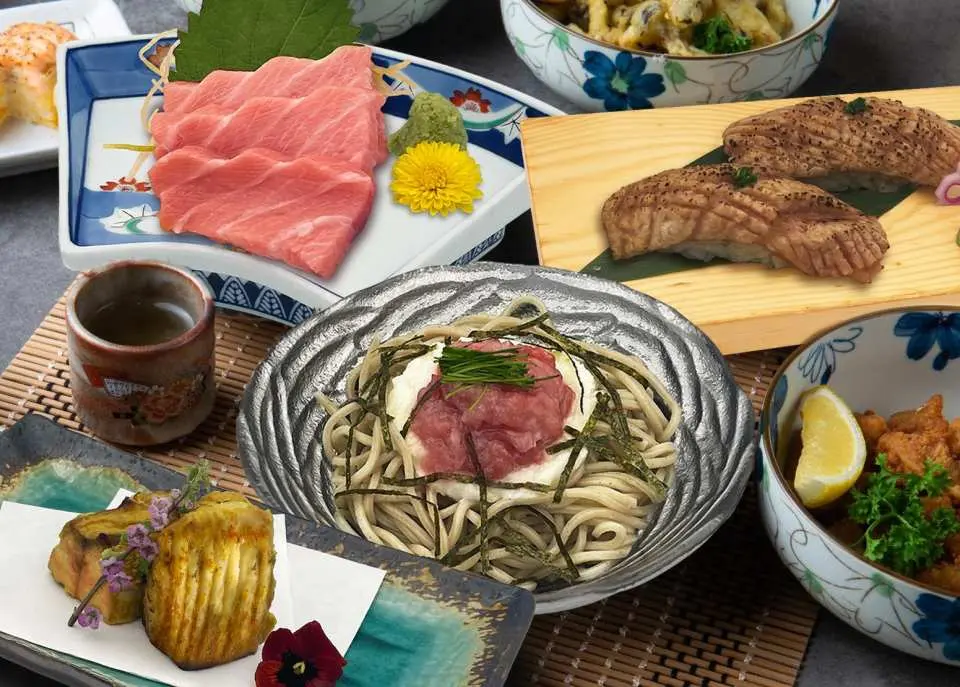 【拖羅放題】參考菜式（供應至5月6日）：蘑菇忌廉和牛撻、和牛他他沙律配松露汁、和牛壽司卷、燒大蔥和牛串、香蔥和牛米餅