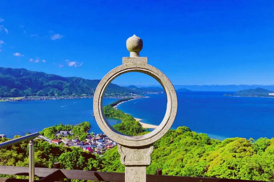 You can throw a small tile through the Wheel of Wisdom to dispel misfortune and fulfill your heart's desires.