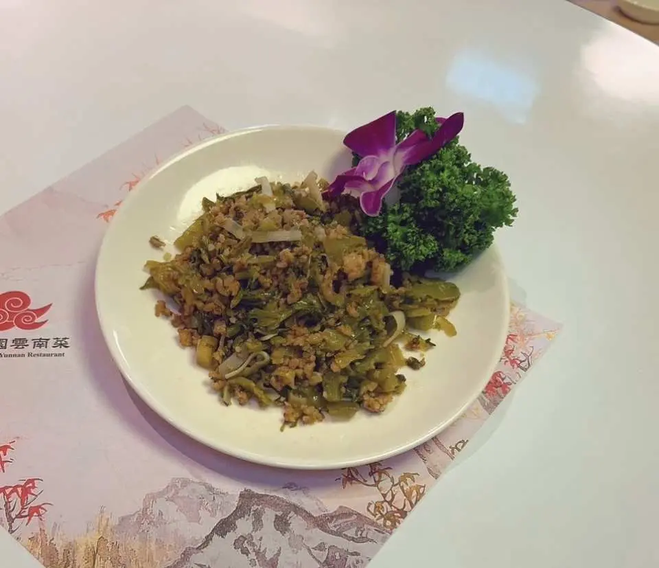 芥菜炒鱿鱼配猪肉末
