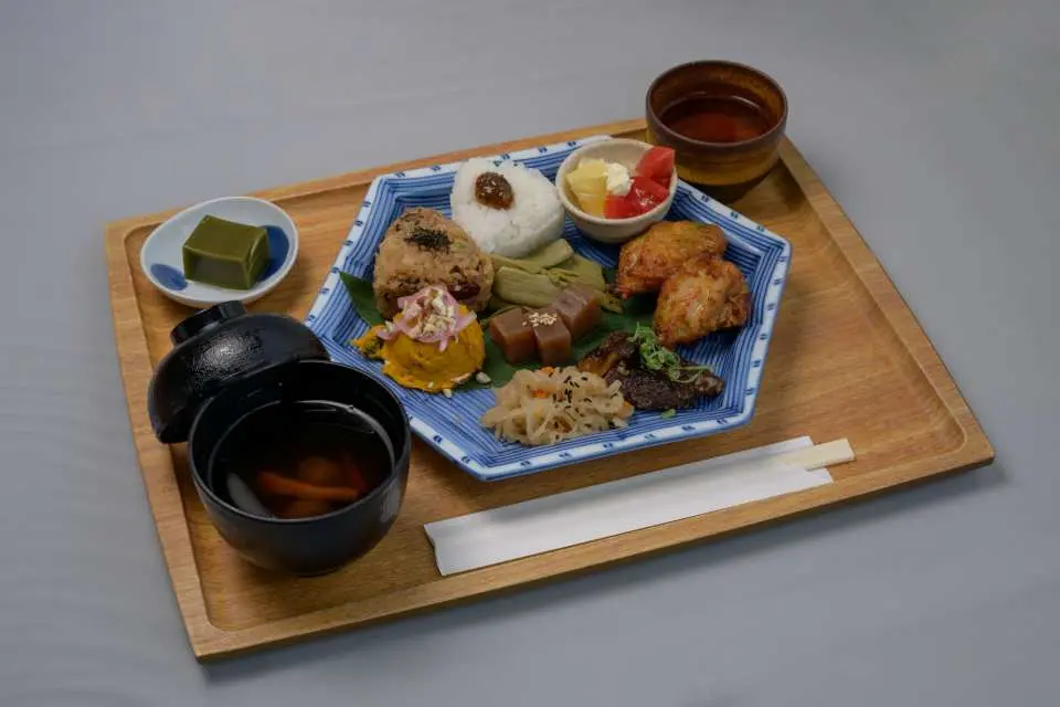茶農的店鋪「Asunaro Lunch」（圖片來源：路透社）