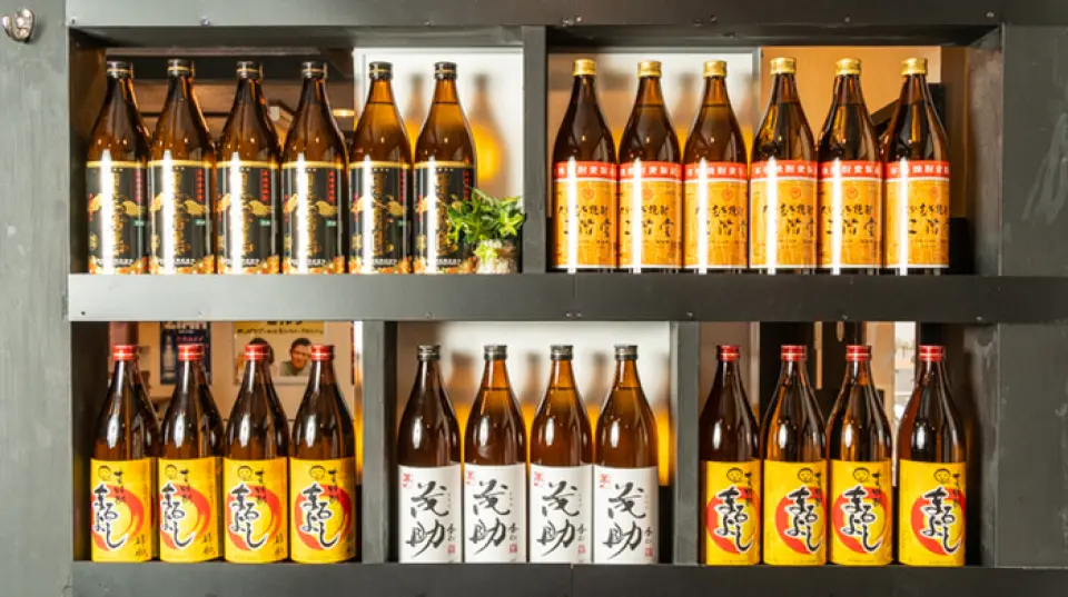 酒精爱好者必看◎我们提供超值的无限畅饮方案！ 90分钟内，只要1,078日元，就可以畅饮任意杯数的饮品。除了普通的威士忌高球，还有将红酒和苏打水混合而成的“红高球”。即使不喜欢红酒，也是一种容易下咽的饮品，请一定要尝试一下。手拿您最喜爱的饮料，享受美好时光。