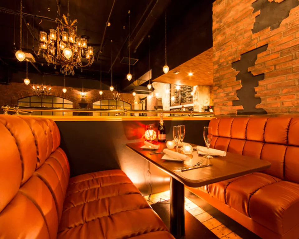 All the seats are sofa seats so that you can relax and enjoy yourself without worrying about others around you...♪ Perfect for banquets and drinking parties! We can accommodate up to 70 people and you can use the restaurant without taking off your shoes♪ It is popular as an "adult hideaway."