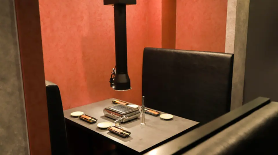 [Tanbi-ya Hanare] has a Japanese modern and chic atmosphere. The interior is based on black, and we have counter seats where you can feel at ease even if you are alone, table seats with partitions, and fully private rooms with an open feel. It is perfect for entertaining guests and relaxing drinking parties.