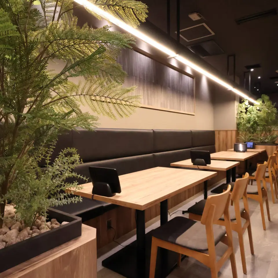 Enjoy hearty Hokkaido cuisine at this restaurant conveniently located near Namba Station.