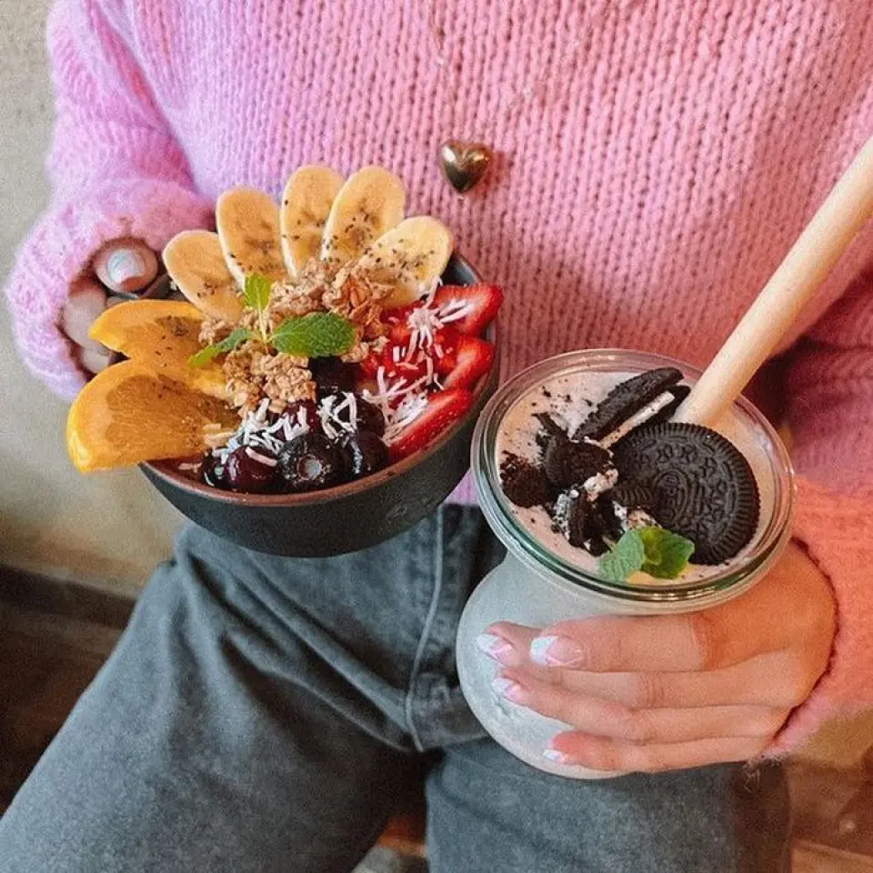 [Oreo Shake/Acai Smoothie] The smoothies that were extremely popular in the Meat Fest "Sweets Division" will be sold at a special price! Also, please try our "cafe food developed by women for women" that is not only visually appealing but also nutritionally balanced, such as the "Acai Bowl" full of fruit. You can relax and forget about time in our spacious store. Recommended for girls' parties and moms' meetings.