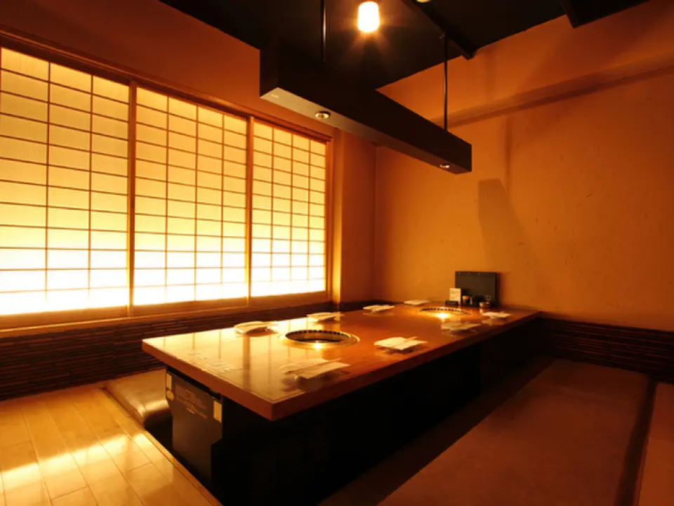 This is the perfect place for those times when you want to relax and enjoy yourself in your own way without worrying about the people around you. The relaxing sunken kotatsu table is also appealing. Please enjoy a quality adult time as you savor our carefully prepared, proud dishes.