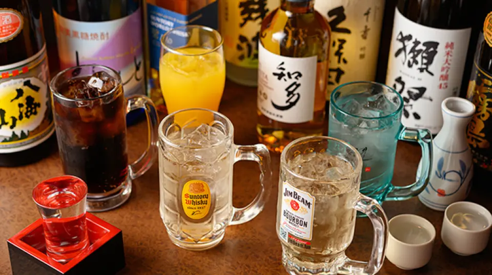 We have a wide selection of about 90 types of drinks to enjoy with your meal! From classic sake and cocktails, we also have Shaoxing wine, shochu, and wine available by the glass or bottle. You can also choose from about 37 types of great value all-you-can-drink courses.