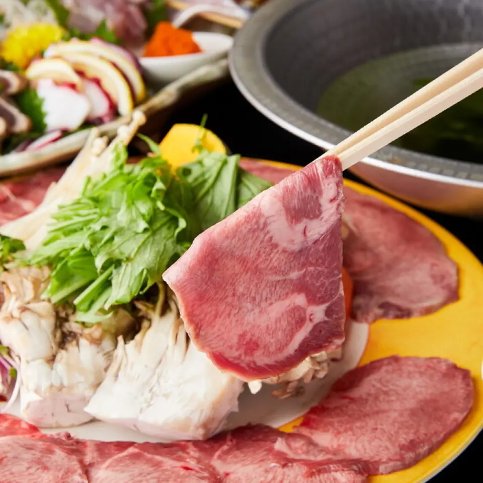 [All-you-can-eat course of 3 kinds of beef tongue dishes] All 9 dishes with 2 hours of all-you-can-drink are available for 5,000 yen ⇨ 3,500 yen! All-you-can-eat 3 kinds of beef tongue dishes that we proudly serve! Please use it for banquets. Beef tongue dishes are popular with all generations, from children to adults.