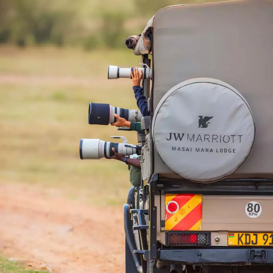 JW MARRIOTT酒店專屬「越野四驅車」追蹤野生動物