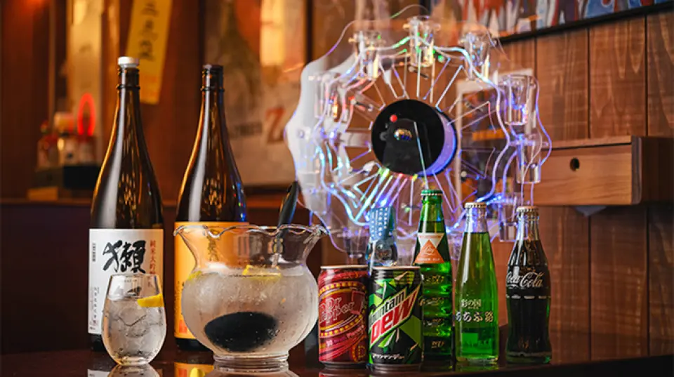 我們的商店提供超值的大馬克杯，以及 1.2 公升的“Fishbowl Sour”，非常適合分享或用吸管飲用！可以品嚐檸檬酸味酒、威士忌威士忌酒、茶威士忌威士忌酒。我們也提供您酒精愛好者不容錯過的無限暢飲計畫。
