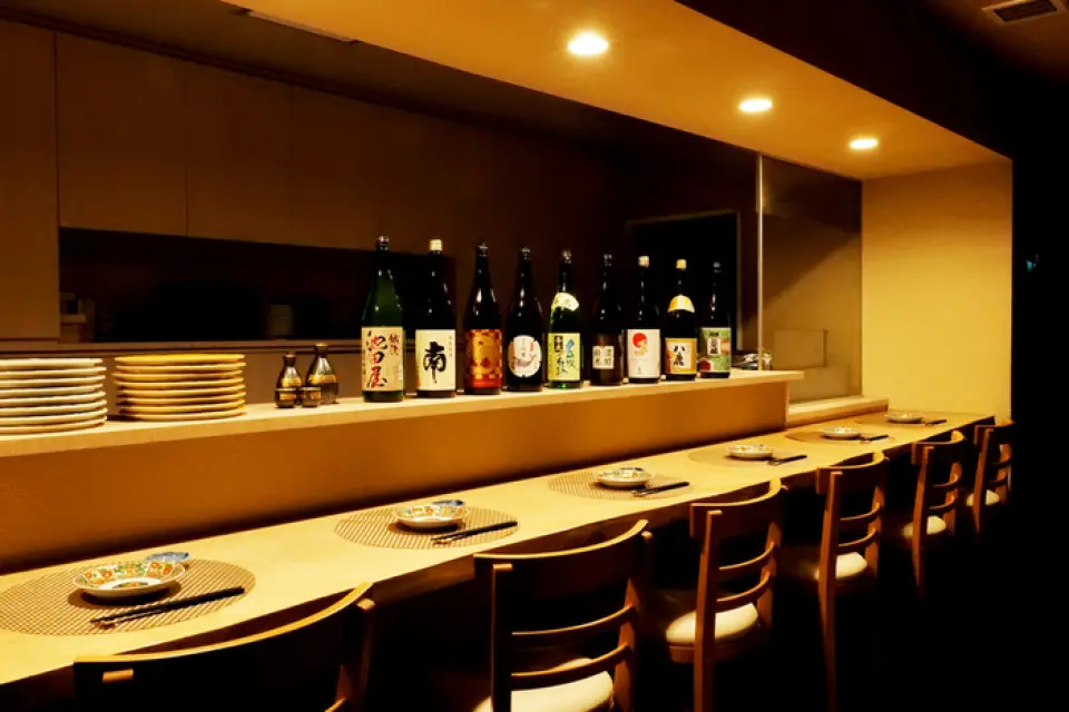 You can enjoy over 50 types of drinks, from rare local sake and wine to unique sours and cocktails.