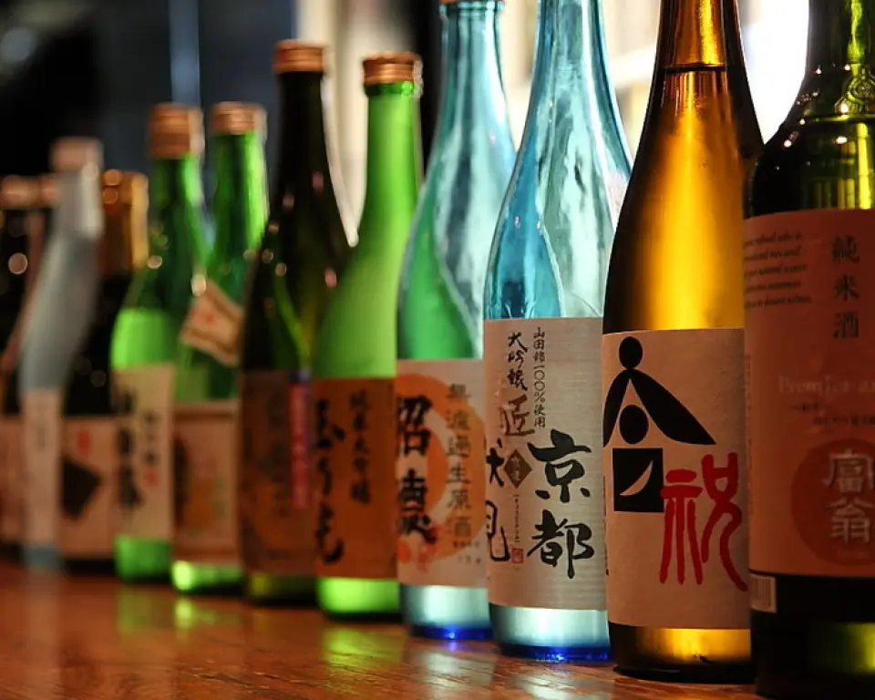 You can try a variety of rare and seasonal Kyoto local sakes.